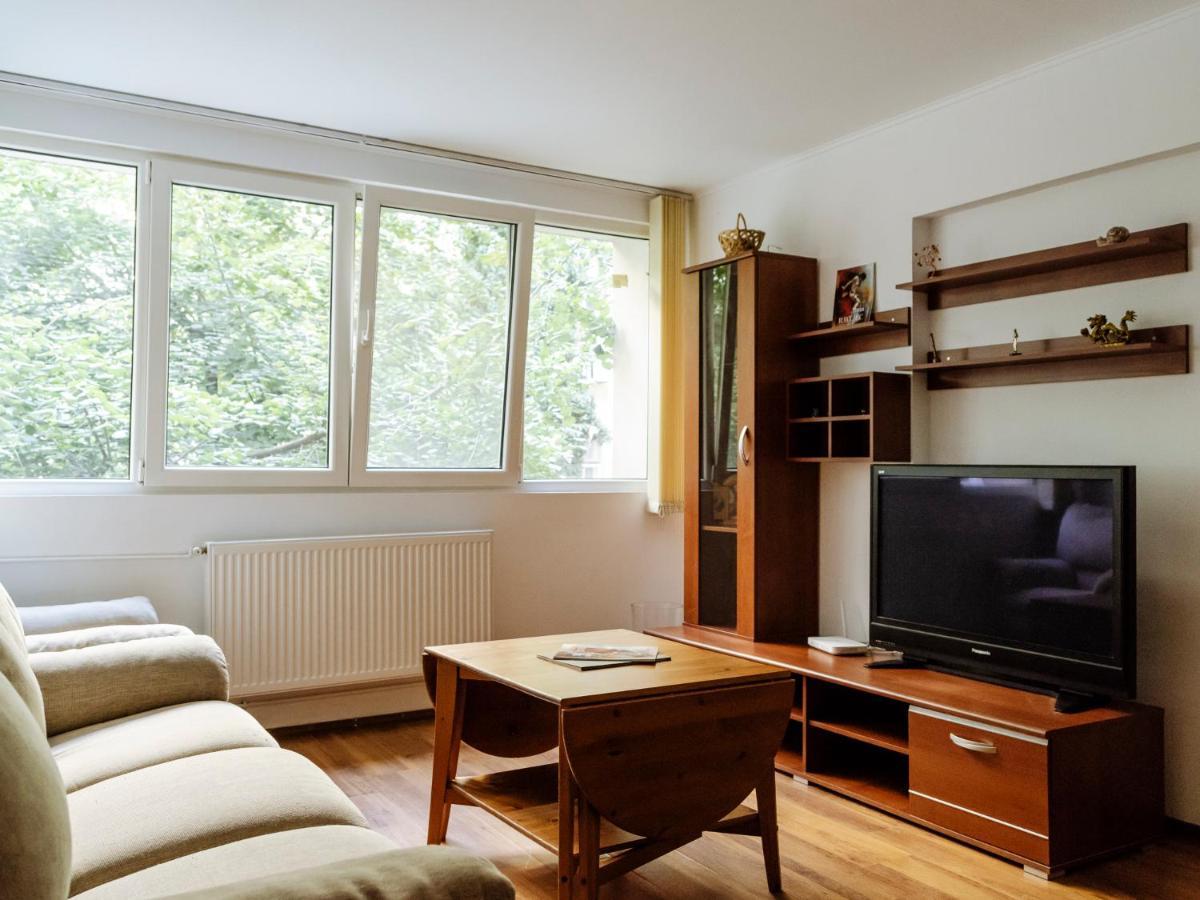 Old Town Historic Apartment With Backyard Mini Park Bukarest Exteriör bild