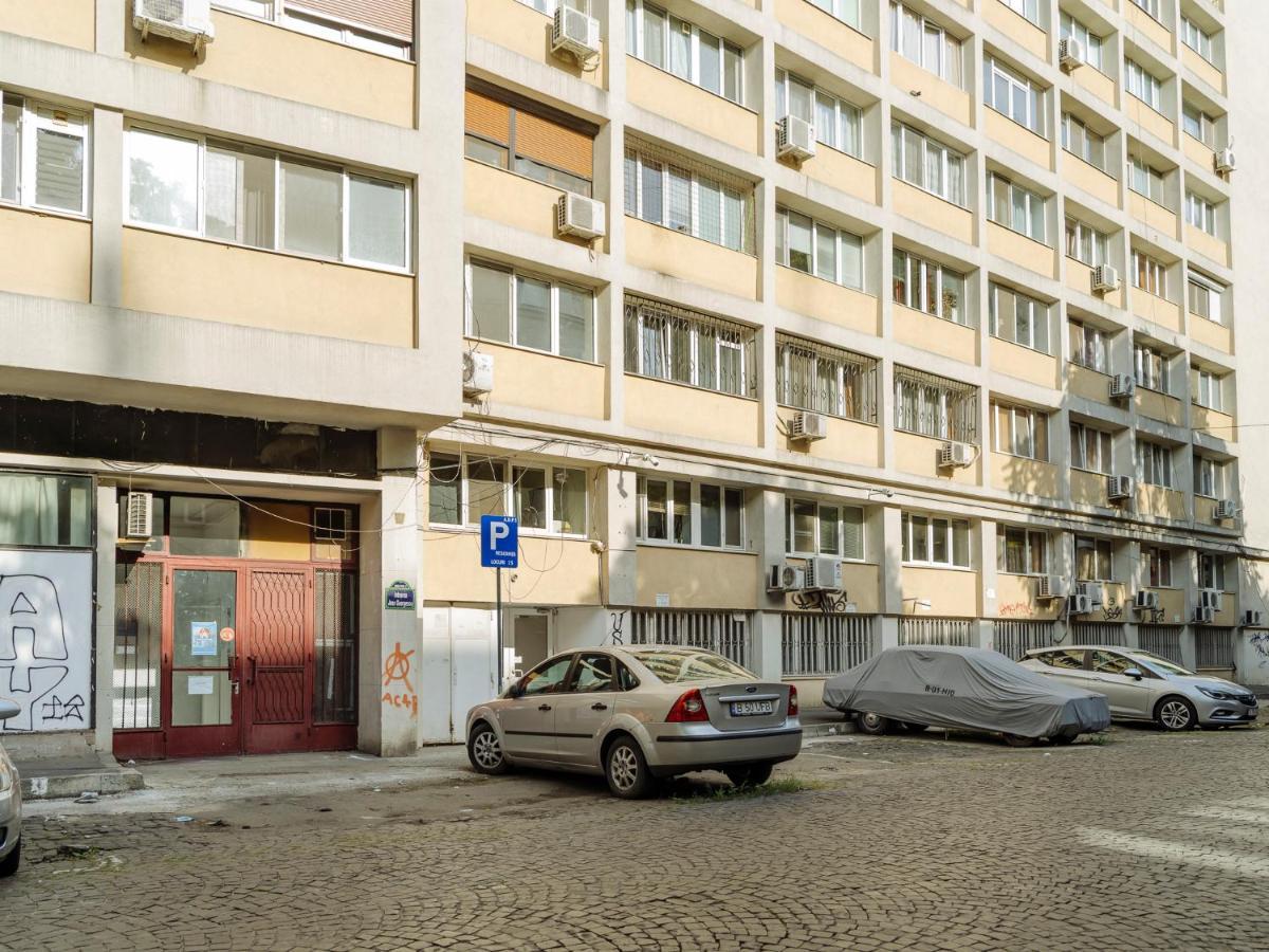 Old Town Historic Apartment With Backyard Mini Park Bukarest Exteriör bild